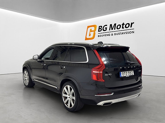 Volvo XC90 6 of 26