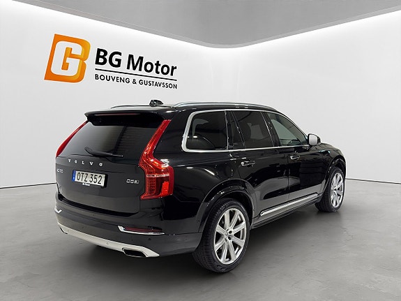 Volvo XC90 4 of 26