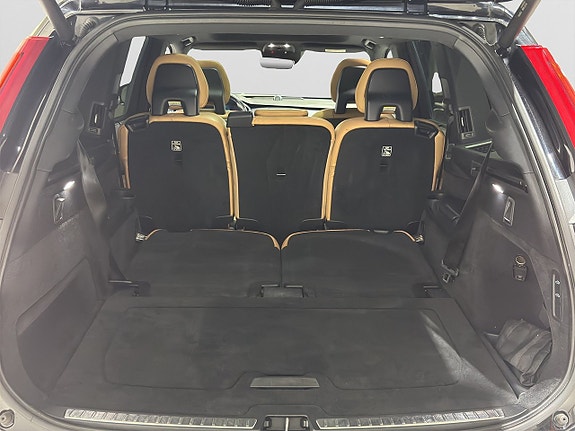 Volvo XC90 14 of 26