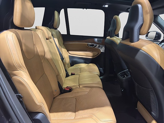 Volvo XC90 13 of 26