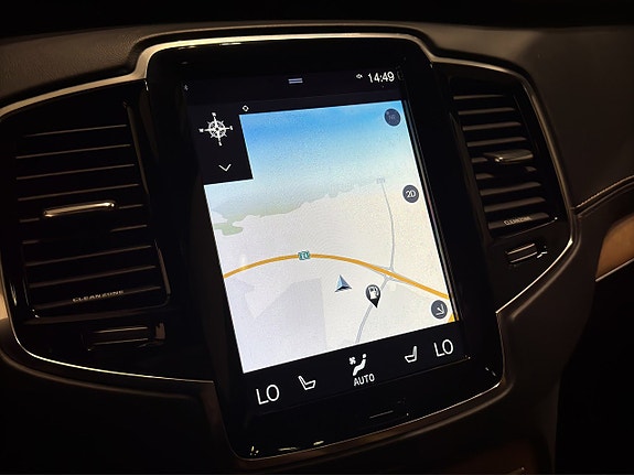 Volvo XC90 24 of 26