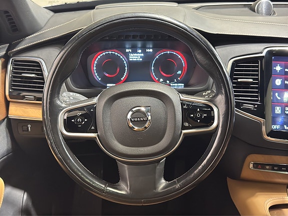 Volvo XC90 17 of 26