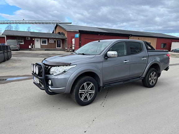 Mitsubishi L200 3 of 7