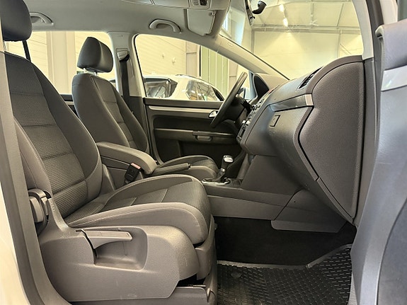Volkswagen Touran 9 of 20