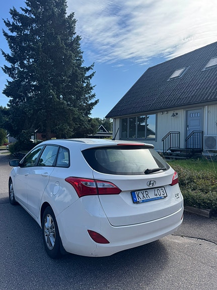 Hyundai i30 4 of 16