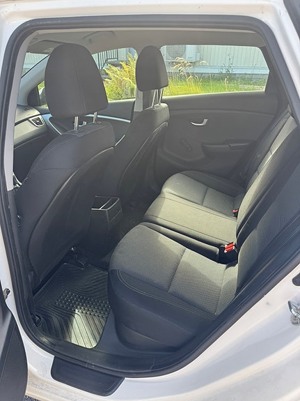 Hyundai i30 10 of 16