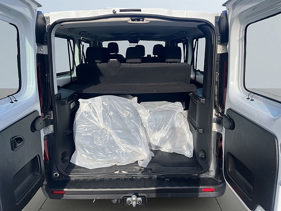 Renault Trafic 12 of 23