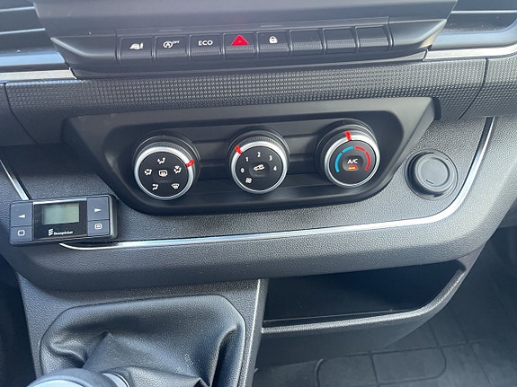 Renault Trafic 19 of 23