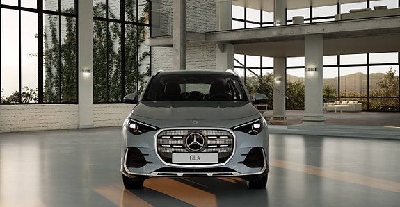 Mercedes-Benz GLA35 8 of 10