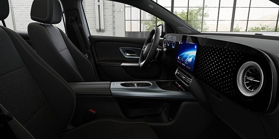 Mercedes-Benz GLA35 6 of 10