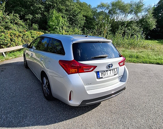 Toyota Auris 3 of 9
