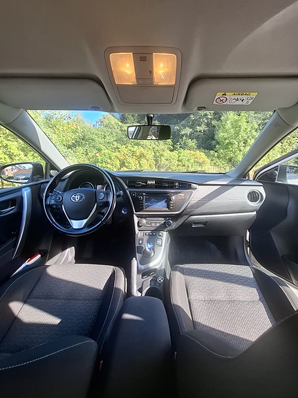 Toyota Auris 8 of 9