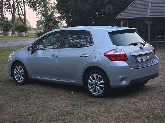 Toyota Auris 11 of 22