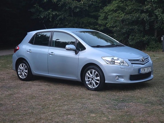 Toyota Auris 3 of 22