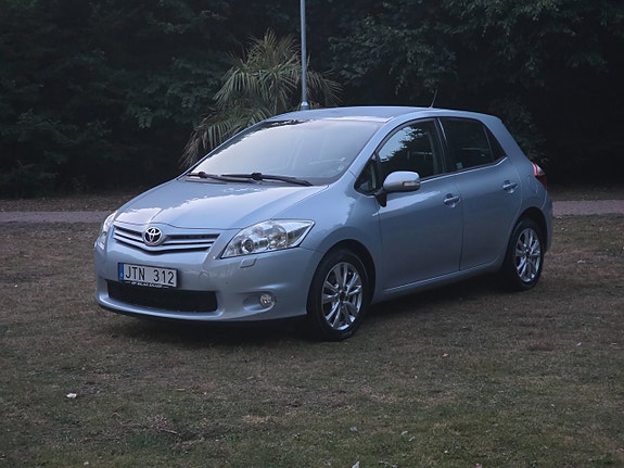 Toyota Auris 15 of 22