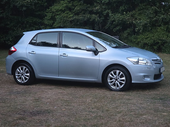 Toyota Auris 4 of 22