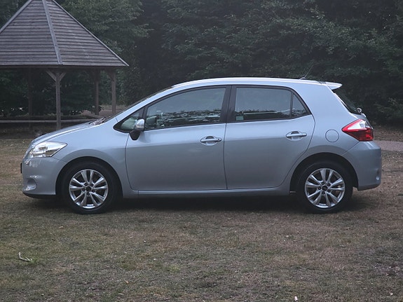 Toyota Auris 13 of 22