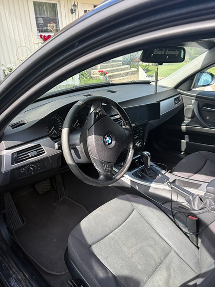 BMW 320d 5 of 6