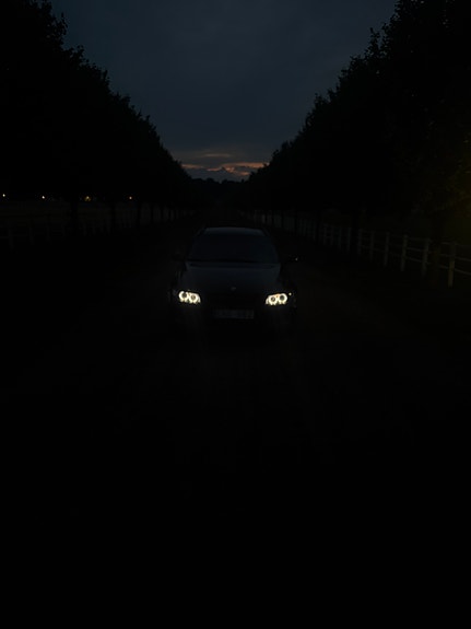 BMW 320d 2 of 6