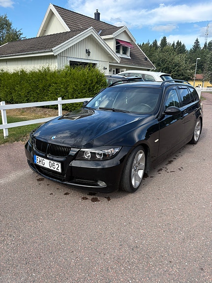 BMW 320d 4 of 6