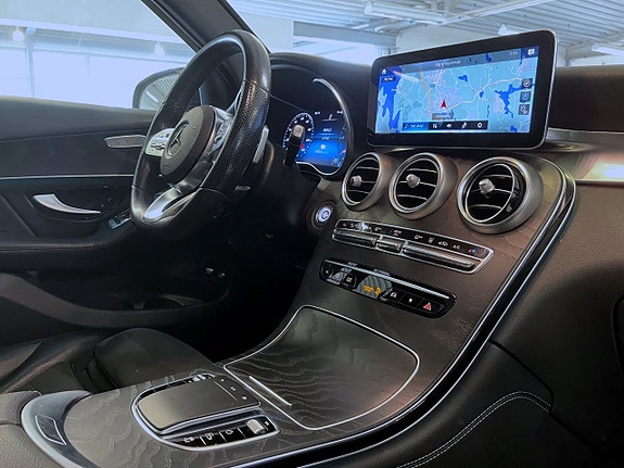 Mercedes-Benz GLC300 e 17 of 21