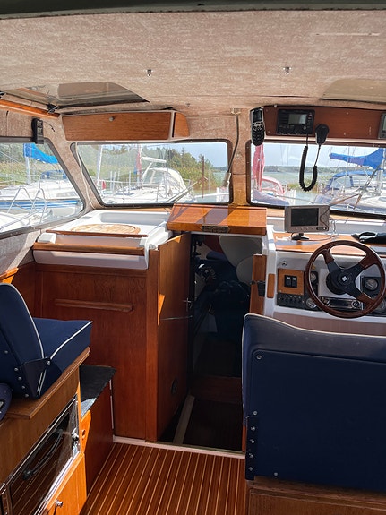 Orrskär 850 – kraftfull 260 hk motorbåt med hög komfort och goda sjöegenskaper 6 of 8