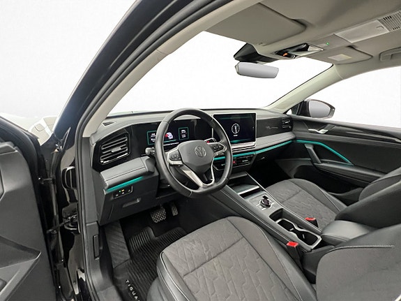 Volkswagen Tiguan 8 of 30