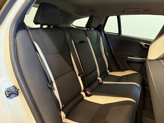 Volvo V60 16 of 20