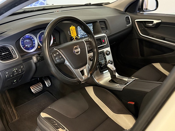 Volvo V60 10 of 20