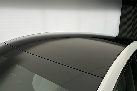 Tesla Model Y 15 of 24