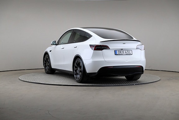 Tesla Model Y 2 of 24