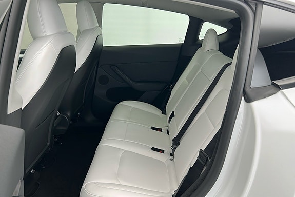 Tesla Model Y 12 of 24
