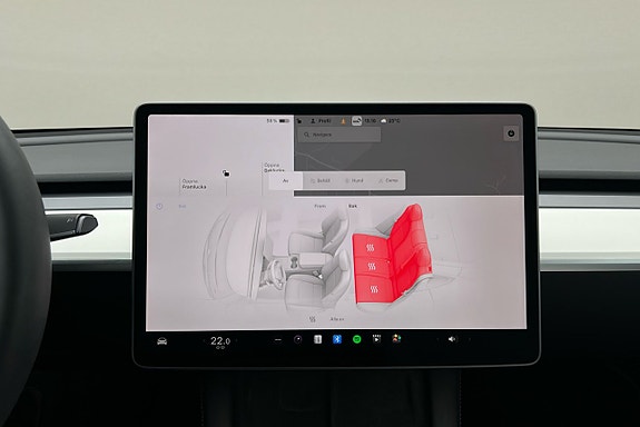 Tesla Model Y 19 of 24