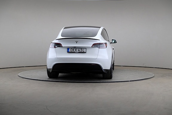 Tesla Model Y 5 of 24