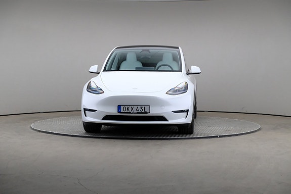 Tesla Model Y 3 of 24