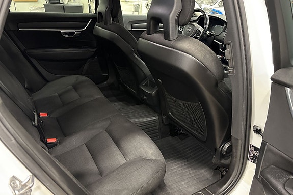 Volvo V90 13 of 19