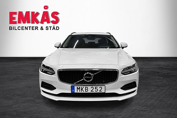 Volvo V90 2 of 19