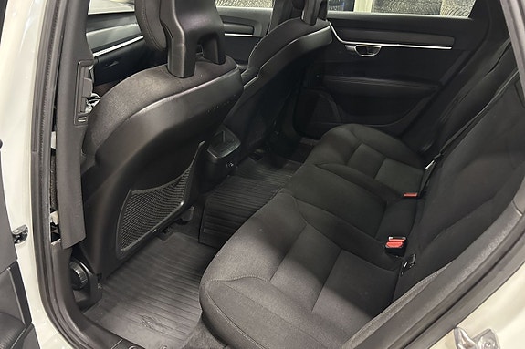 Volvo V90 10 of 19