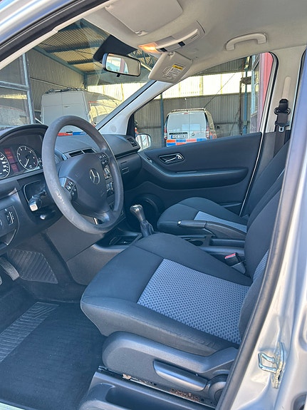 Mercedes-Benz A170 5 of 6