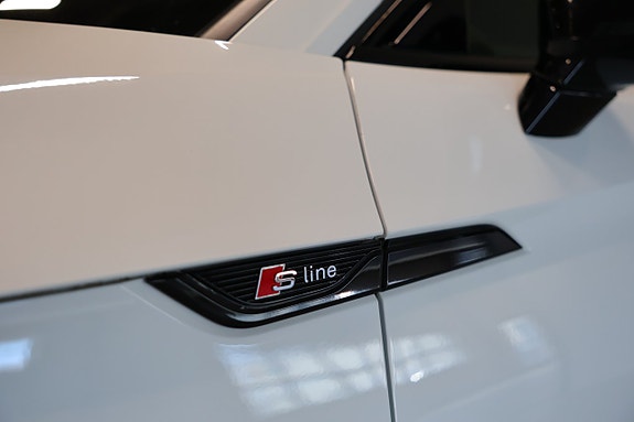 Audi A5 4 of 26