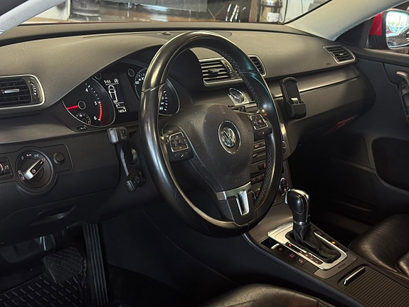 Volkswagen Passat 6 of 15