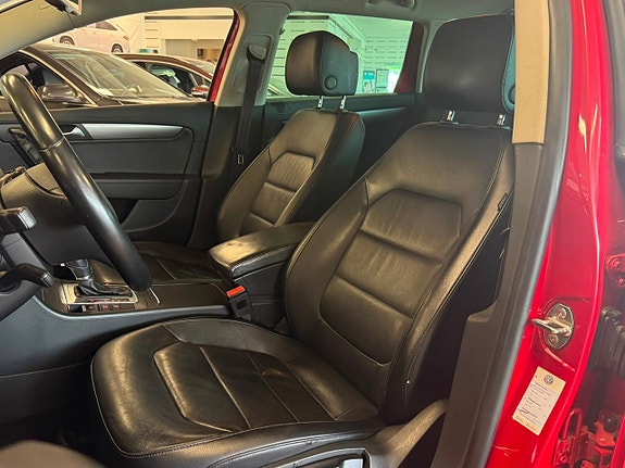 Volkswagen Passat 5 of 15