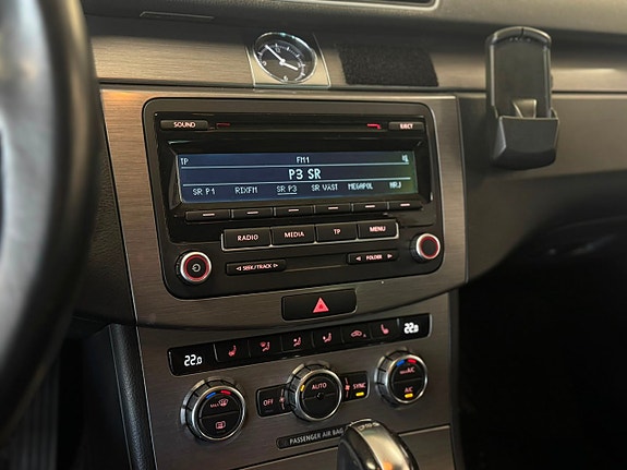 Volkswagen Passat 14 of 15