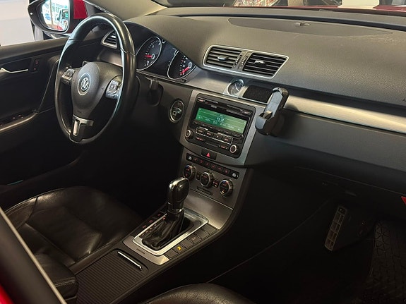Volkswagen Passat 11 of 15