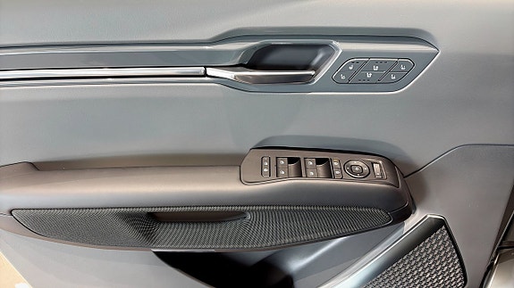 Kia EV9 11 of 16