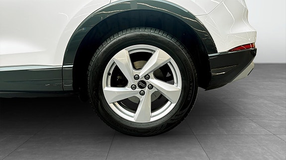 Audi Q3 6 of 19
