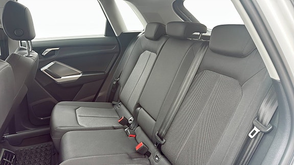 Audi Q3 12 of 19