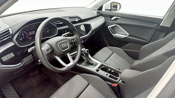 Audi Q3 7 of 19