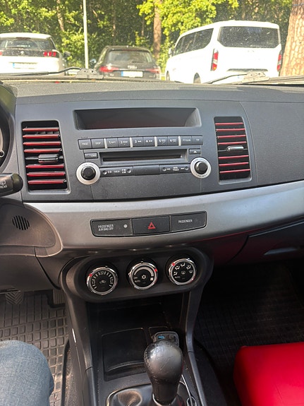 Mitsubishi Lancer 11 of 11