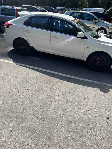 Mitsubishi Lancer 3 of 11